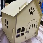 Wood Dog Hut